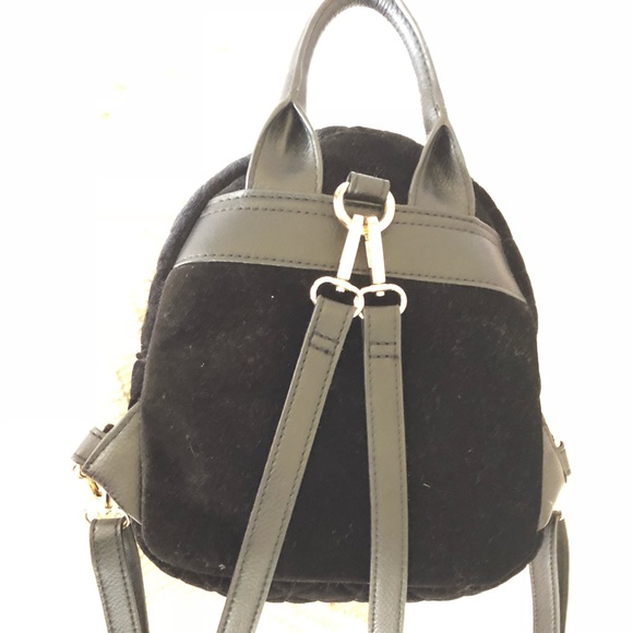 Backpack - Picture 3 of 4